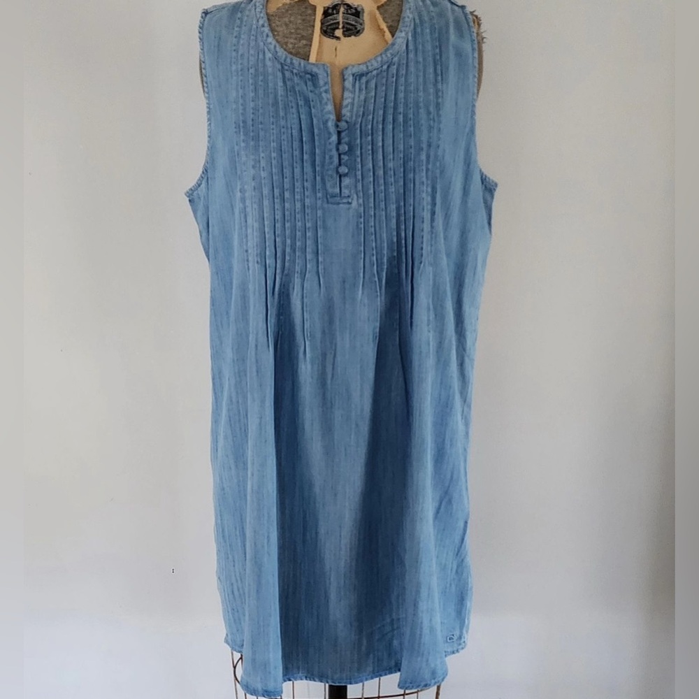 Vineyard Vines chambray dress